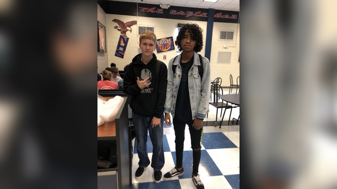 georgia high school student gives barefoot classmate new high school students resumes