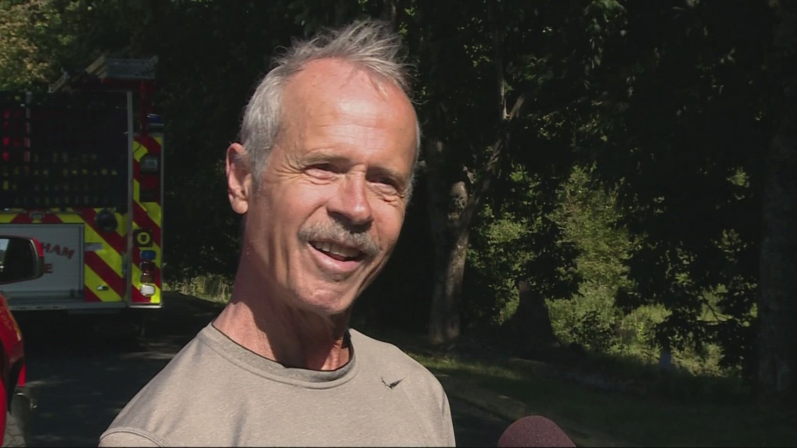 Pilot survives Columbia River crashlanding near Troutdale