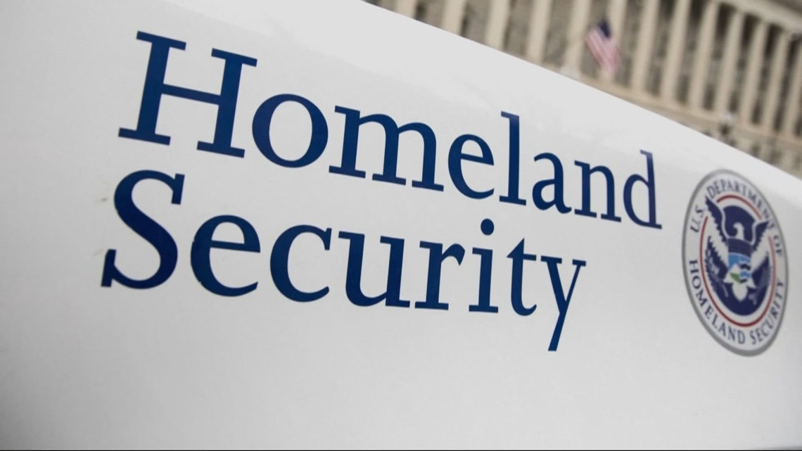 Federal judge halts warrantless ICE arrests in Oregon with emergency ...