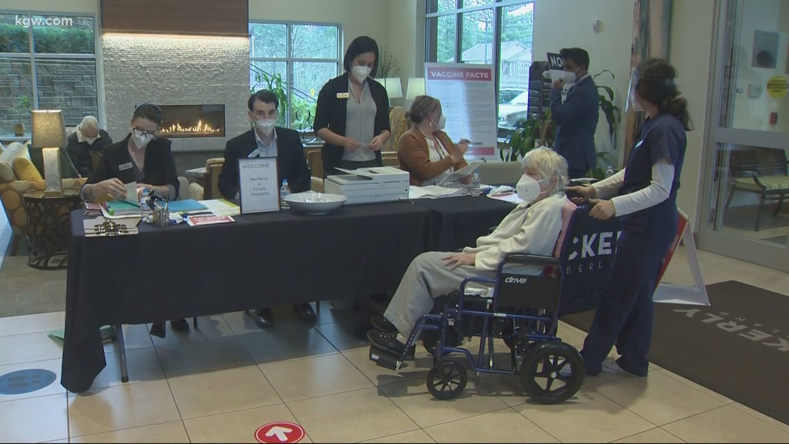Oregon seniors in assisted living still waiting for COVID vaccine - Vimarsana News