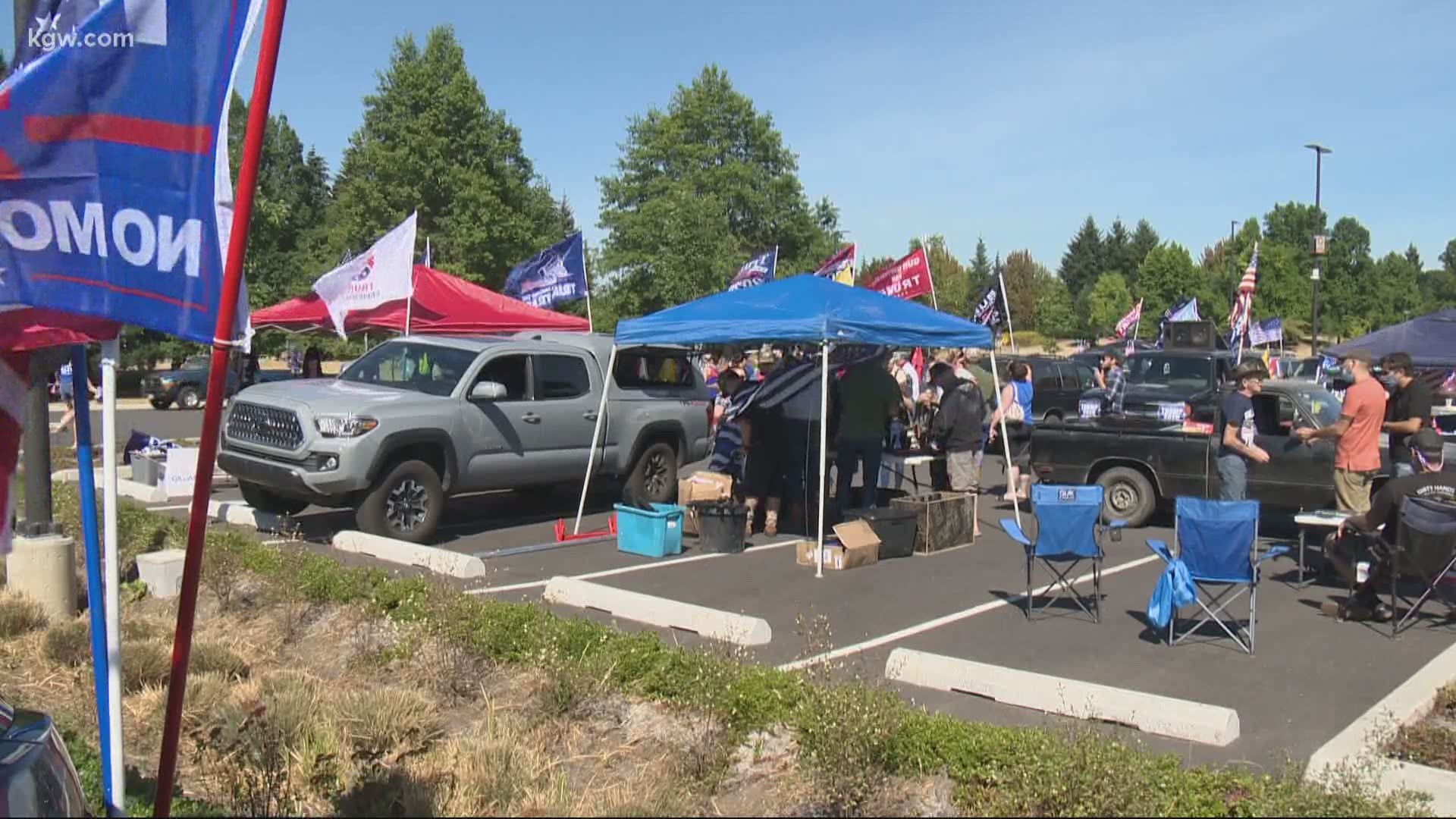 Hundreds of Trump supporters held a rally in Oregon City before moving in a caravan south to Salem Monday afternoon.