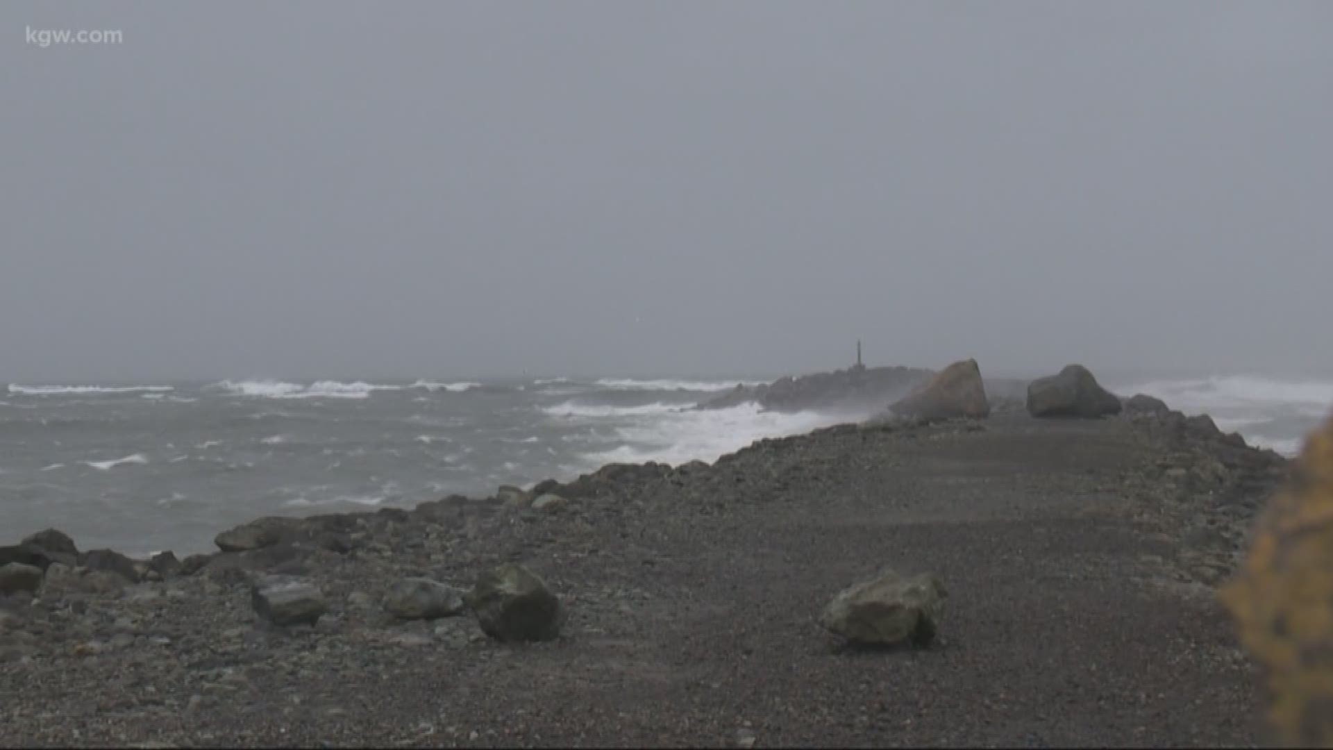 People on the Oregon Coast prepare for Saturday's wind storm