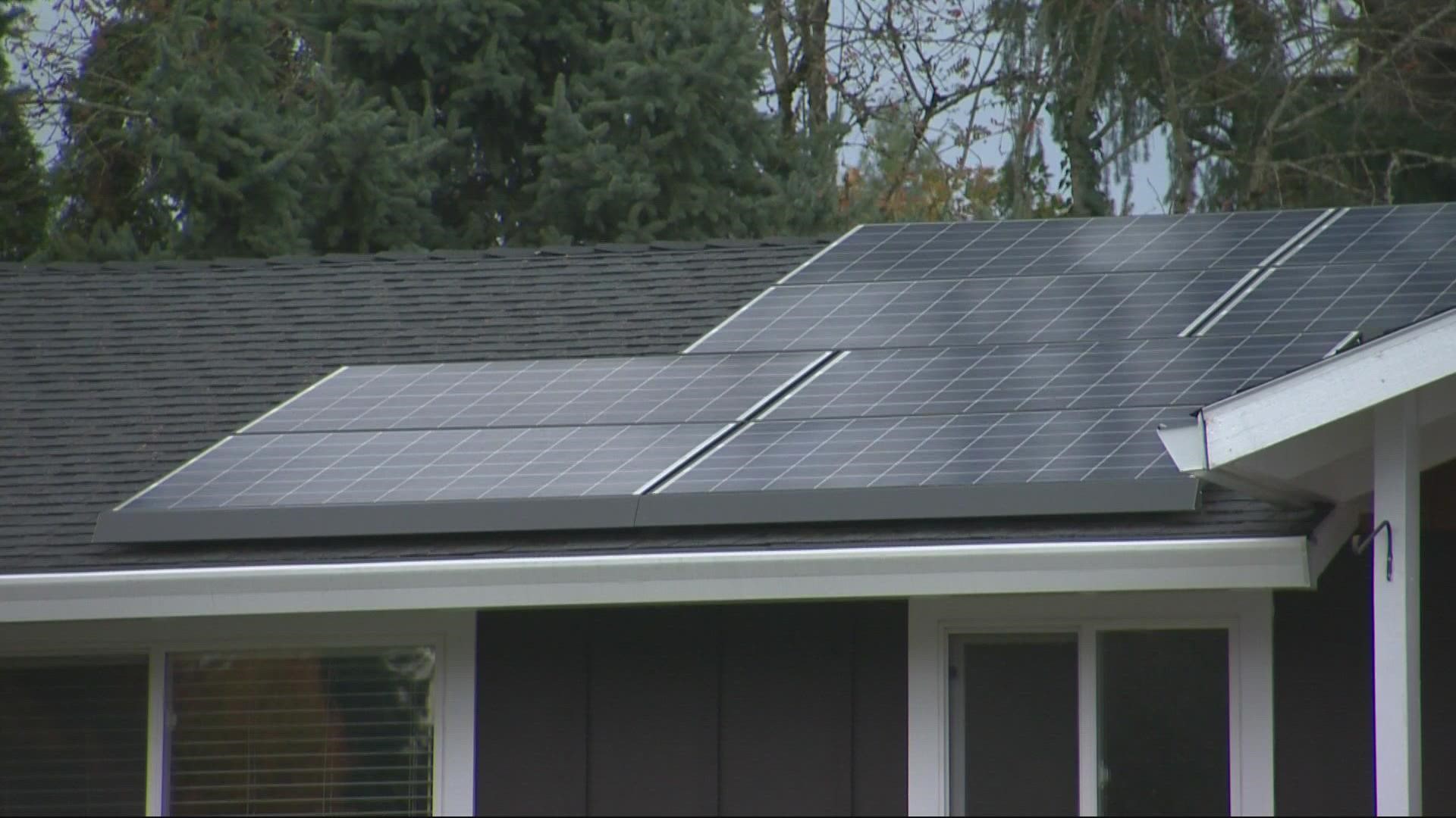 Part of PGE's plan includes buying back electricity from customers and eliminating its greenhouse gas emissions by 2040. KGW's Pat Dooris reports.