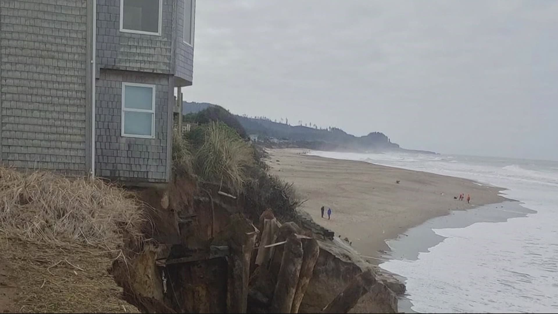 A collapse of a seawall is threatening homes on the Oregon coast. As Keely Chalmers reports, one of them is hanging over a cliff.