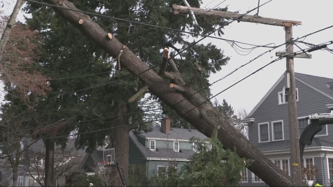 PGE spokesperson addresses power outages in Portland metro area | kgw.com