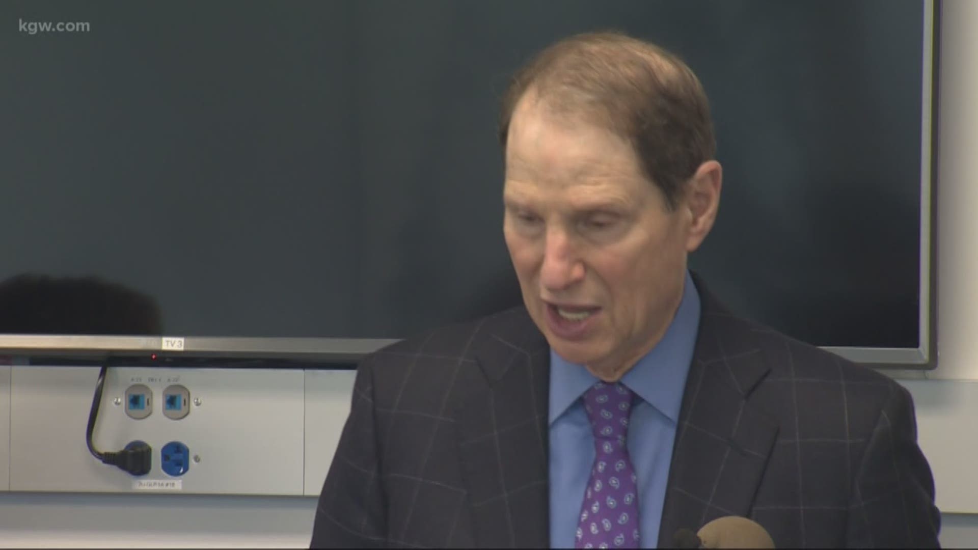 A death linked to vaping. After health officials announced the investigation, Sen. Ron Wyden says he will introduce a federal bill to curb e-cigarette use.