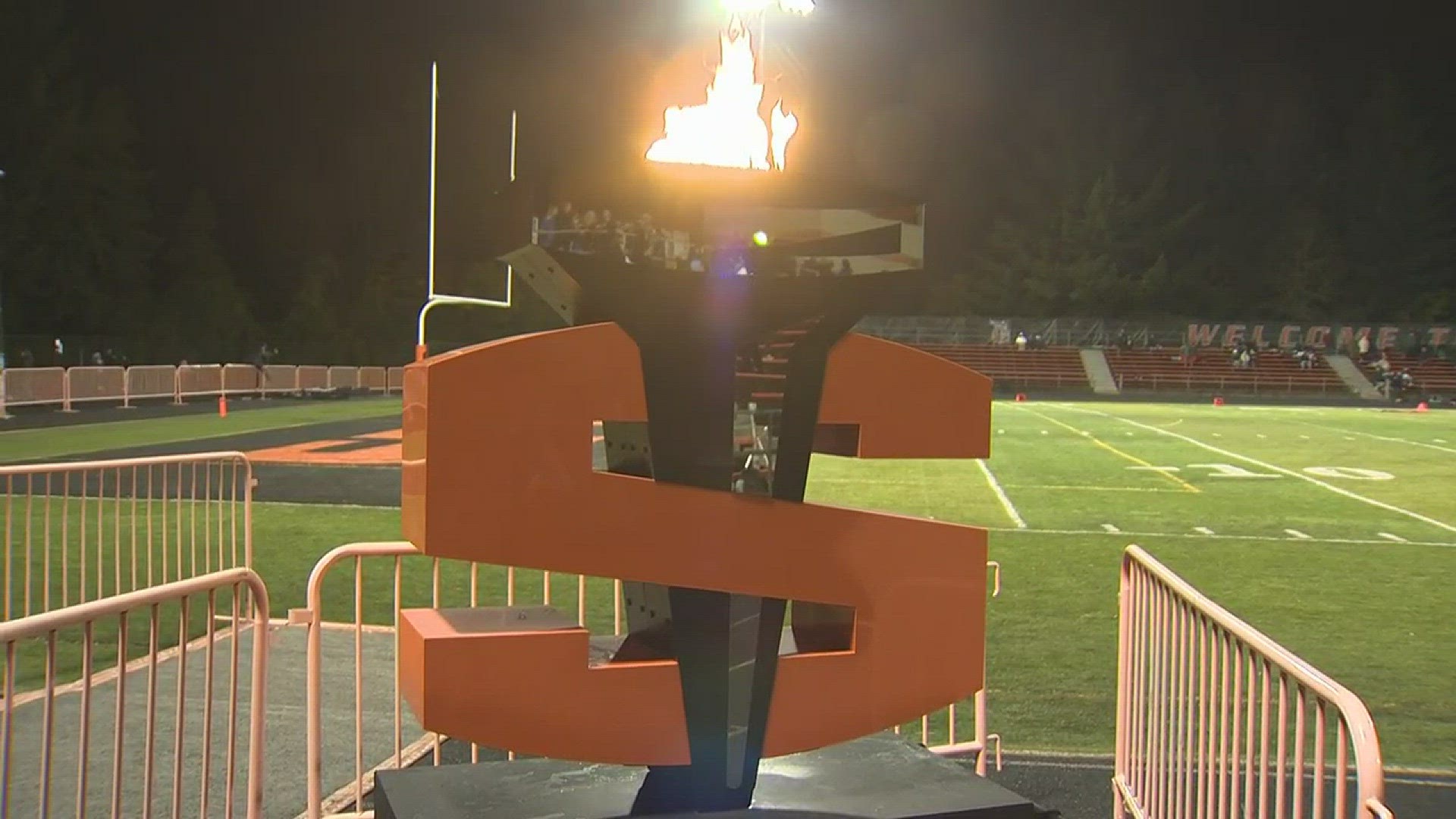 Highlights from No. 8 Sprague's 57-14 win over No. 25 Southridge in the first round of the playoffs on Nov. 3, 2017.