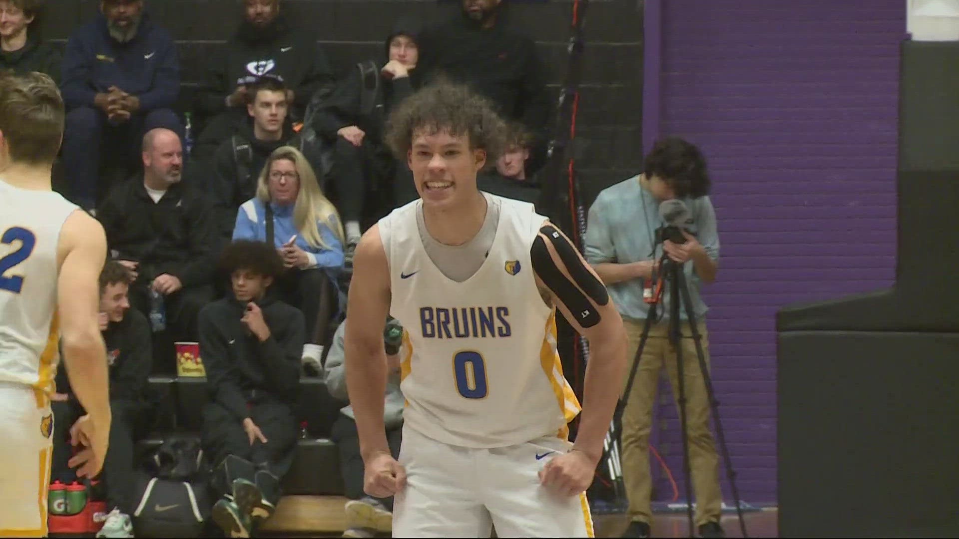 Barlow edged Mountainside 73-72 in 2OT, top seed West Linn held on against Central Catholic 49-45, Lincoln beat Gresham 60-59 Tualatin topped Beaverton 63-54.