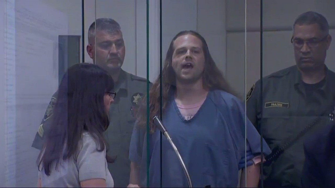 TriMet stabbing suspect yells about patriotism in court