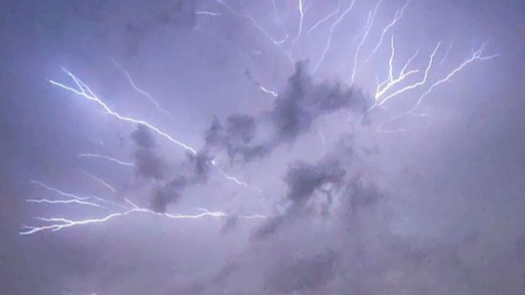 More than 5,400 lightning strikes reported in Oregon, Washington