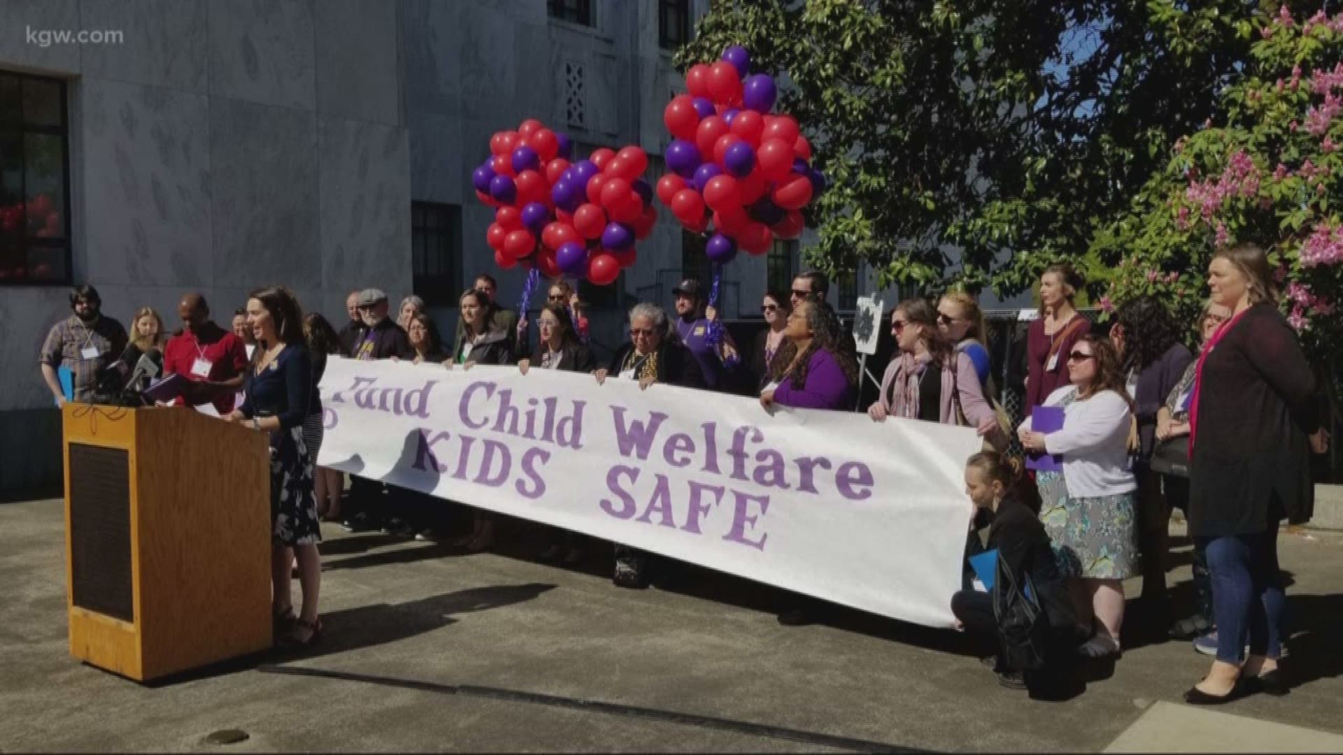 DHS staff and foster care workers held a rally in Salem.