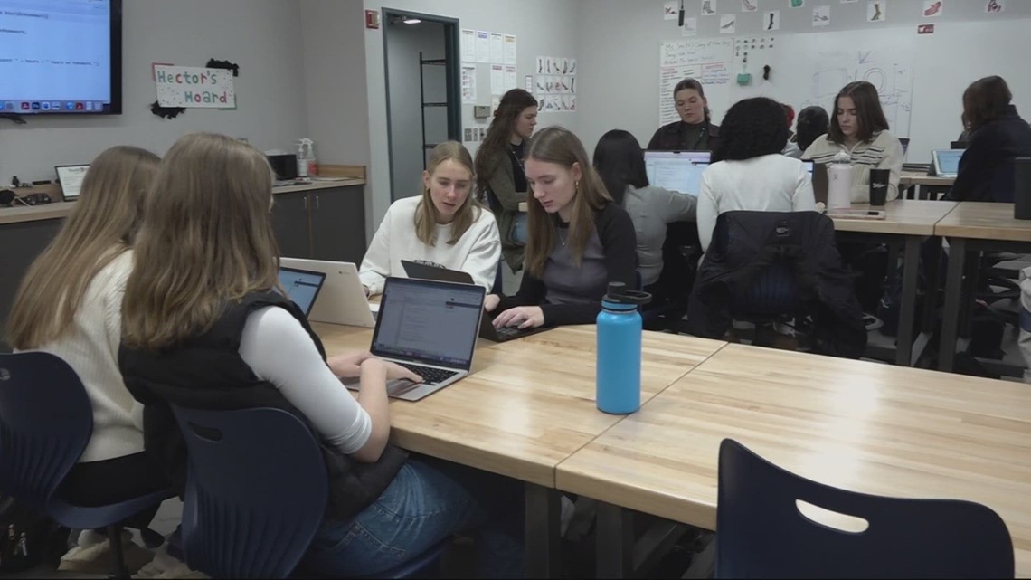 Portland school uniquely encouraging students to pursue STEM - Vimarsana News