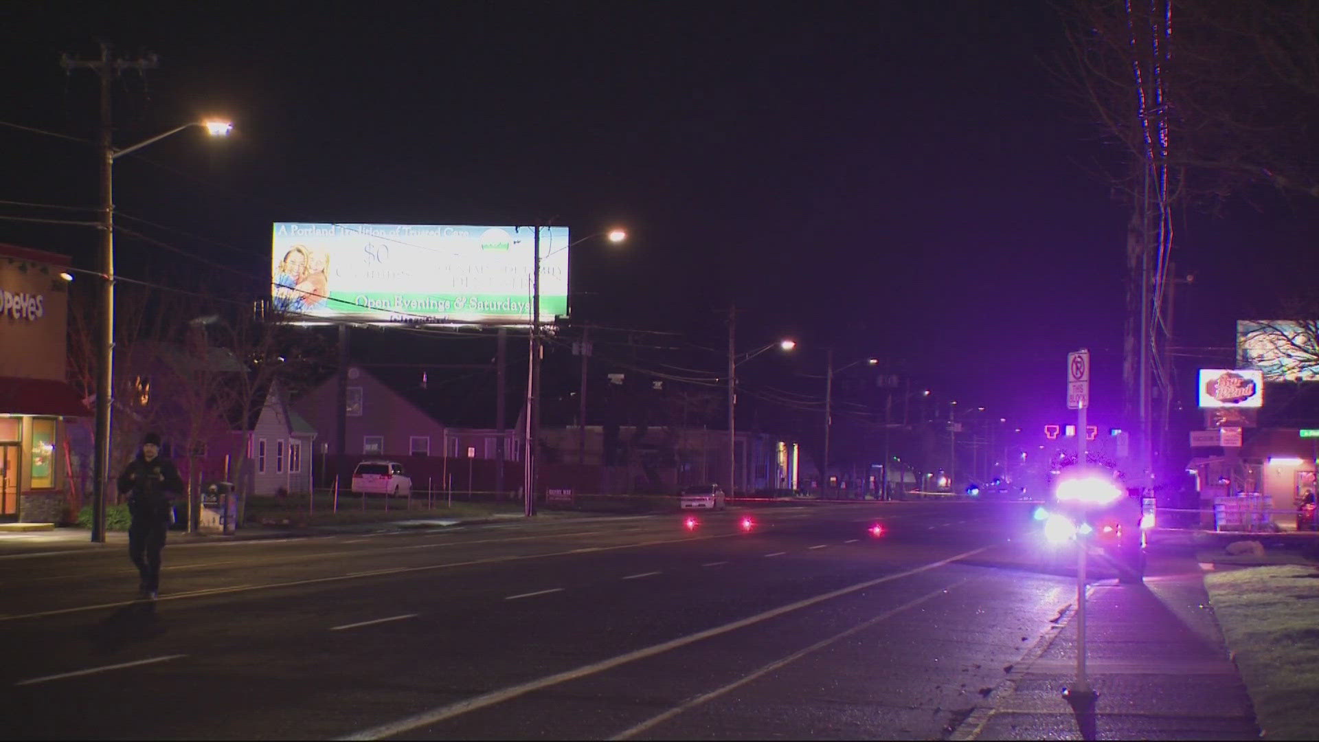 Motorcyclist dies in crash with e-scooter in Southeast Portland | kgw.com