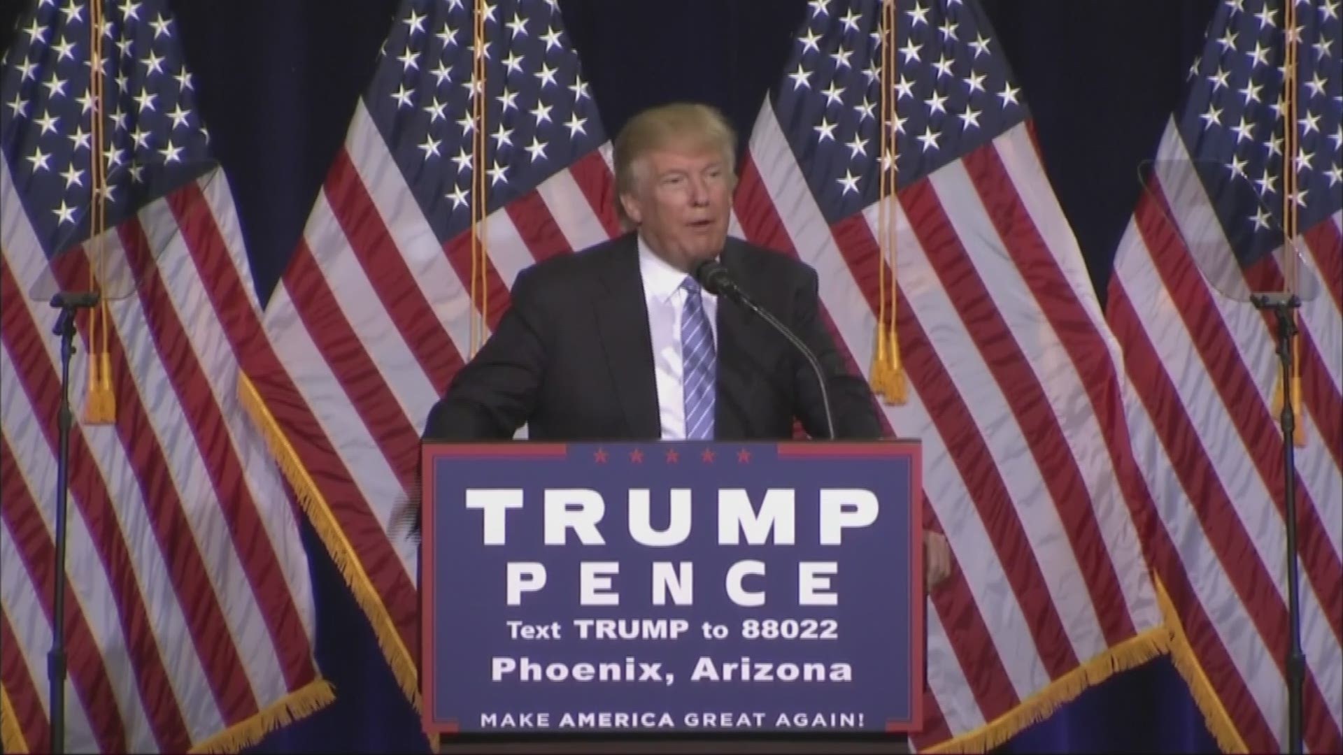 Donald Trump speaks on immigration in Arizona