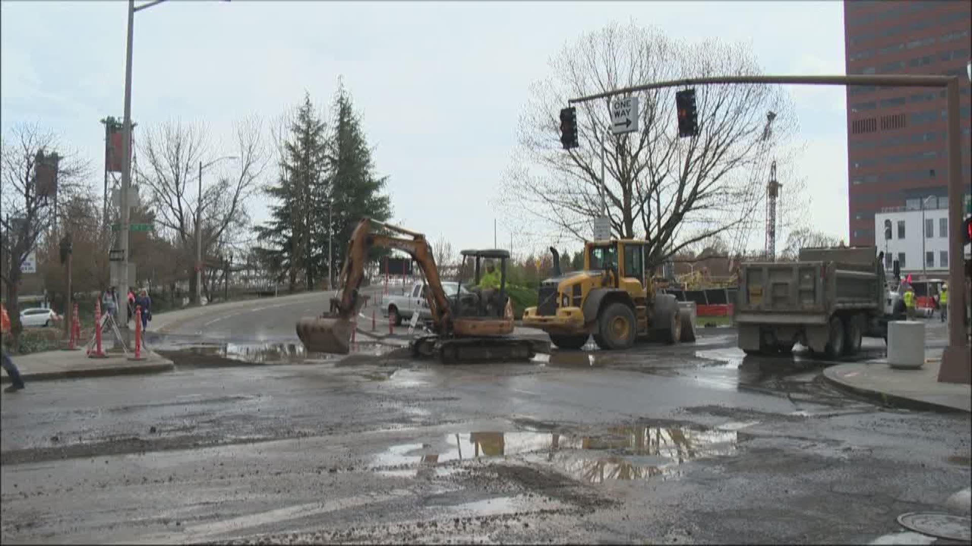 Hawthorne Bridge, ramps reopen after water main break