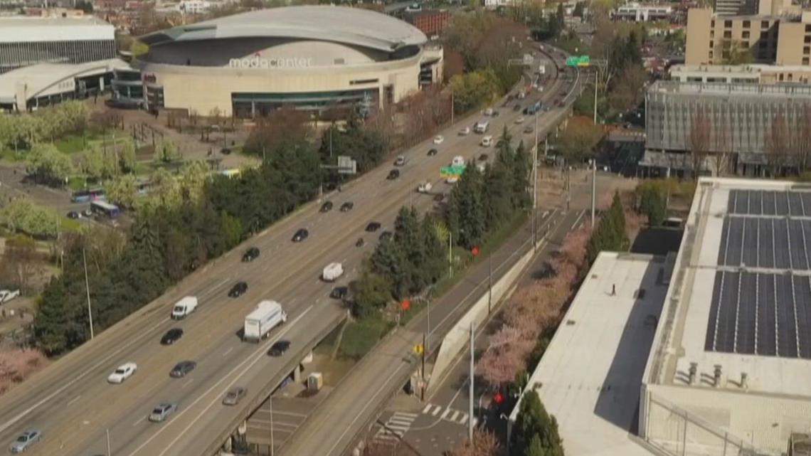 I-84 off-ramp to Holladay Street will close for three weeks starting Friday