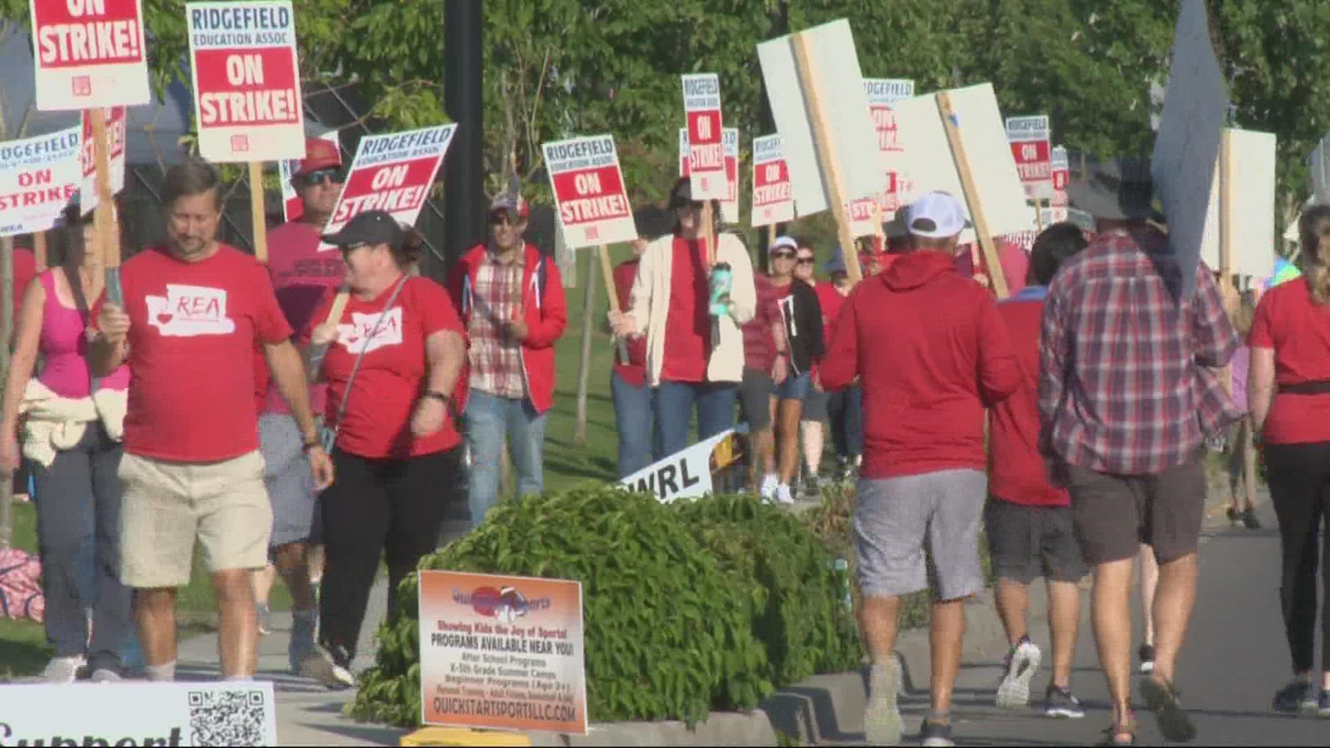 Sunday’s bargaining session saw negotiators reach a deal, ending a strike that last six school days. Classes resume Monday.