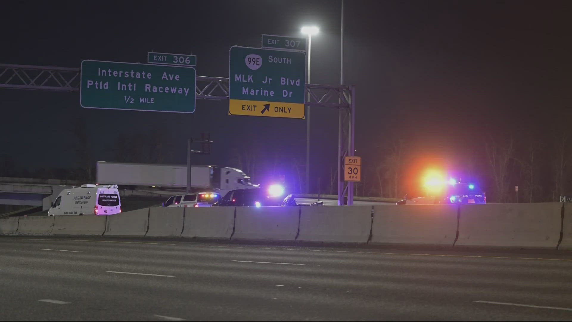 Driver hits, kills pedestrian on I-5 near Marine Drive | kgw.com