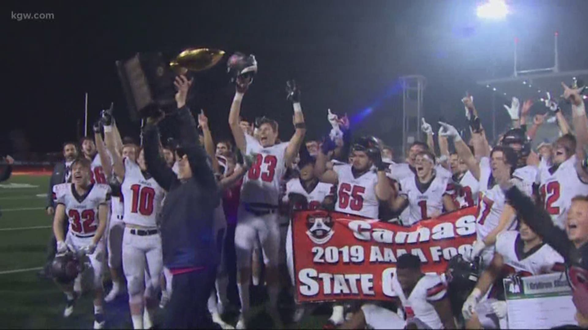 The Papermakers completed a perfect 14-0 season on Saturday, beating Bothell to win the 4A state title in Washington.