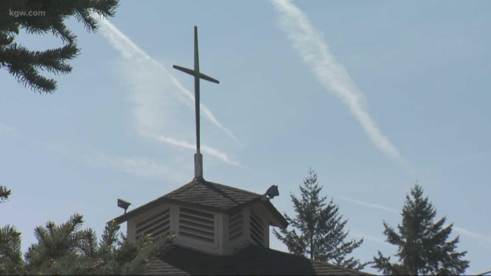 A Milwaukie church answers neighbors’ concerns about overnight homeless shelter.