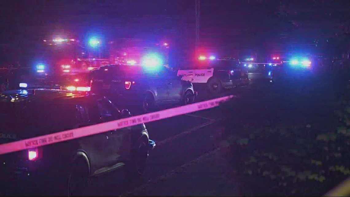 Portland police officer shoots, kills man in SE Portland
