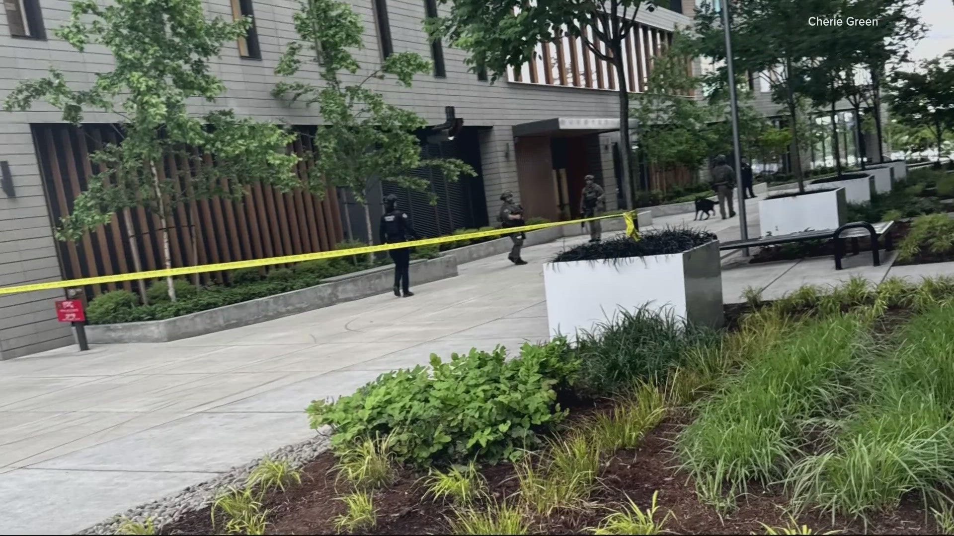 Police lifts shelter in place after standoff at Vancouver Waterfront ...
