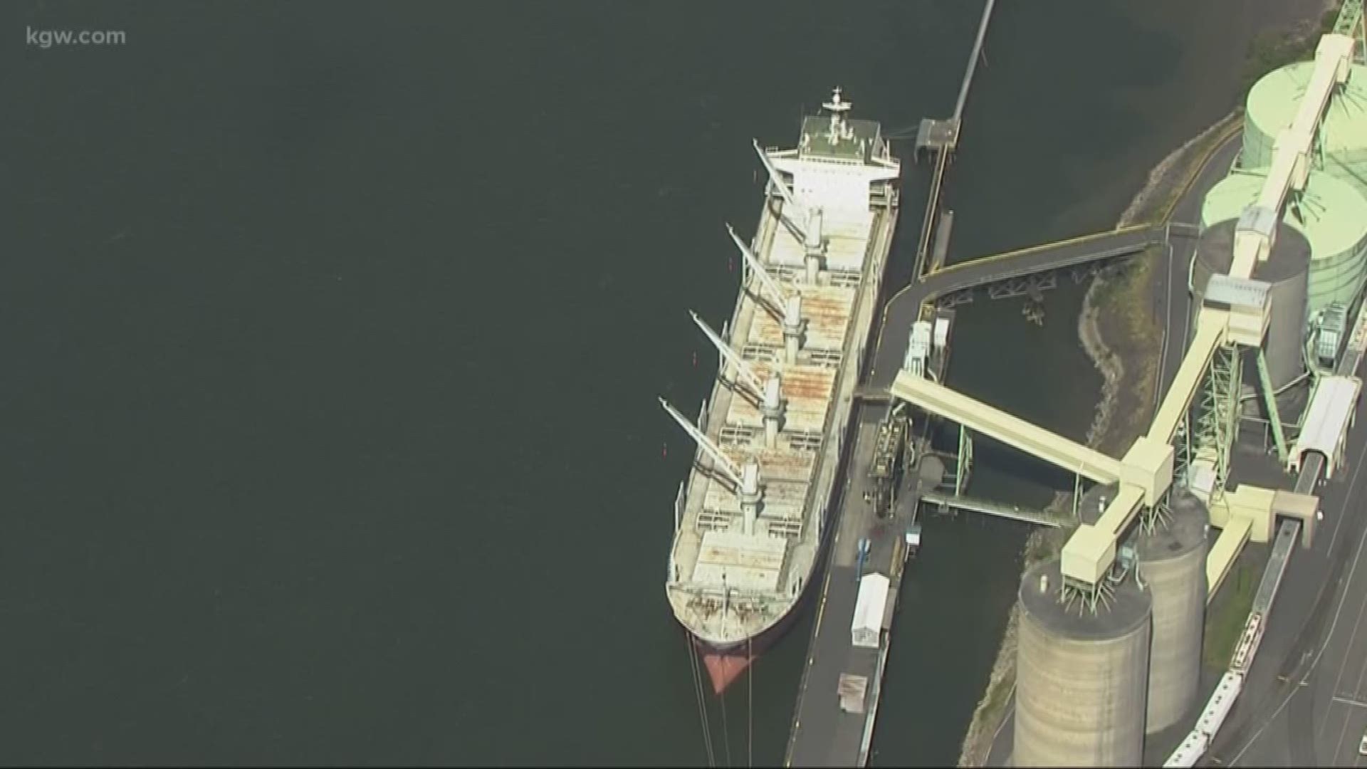 A second man has died after a ship's line snaps in Port of Longview