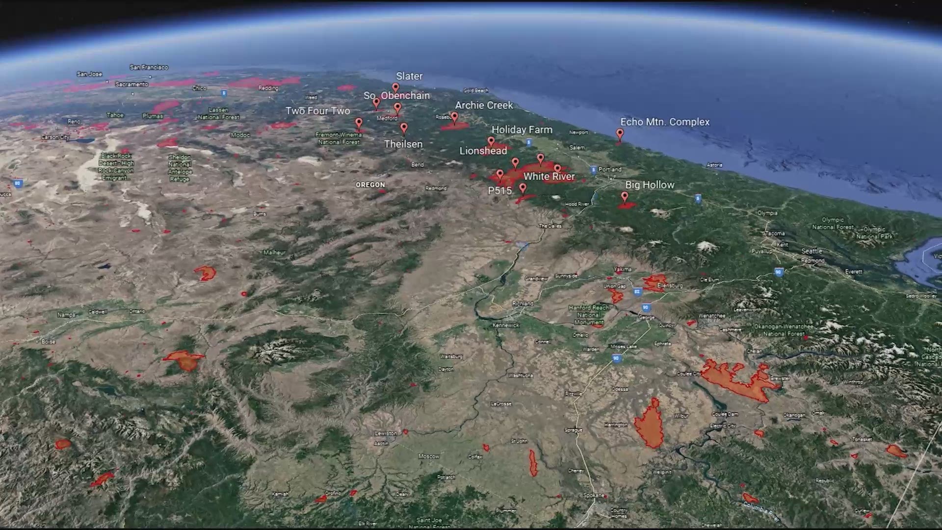 Google Earth map shows active wildfire perimeters in Oregon.