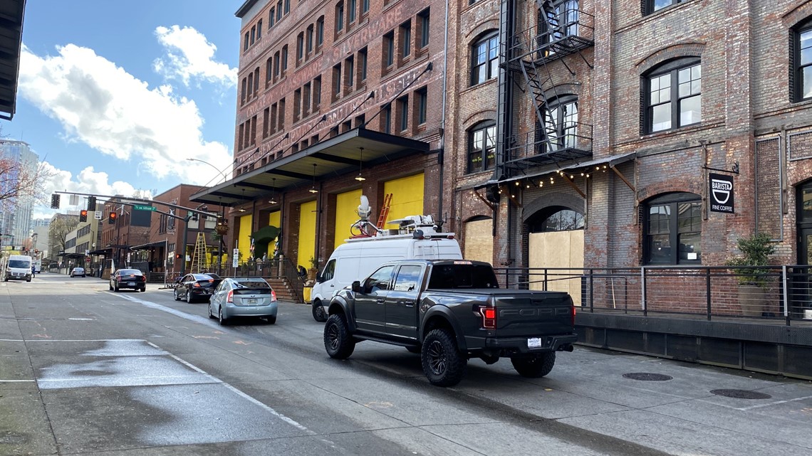 Portland businesses board up properties after stay home order