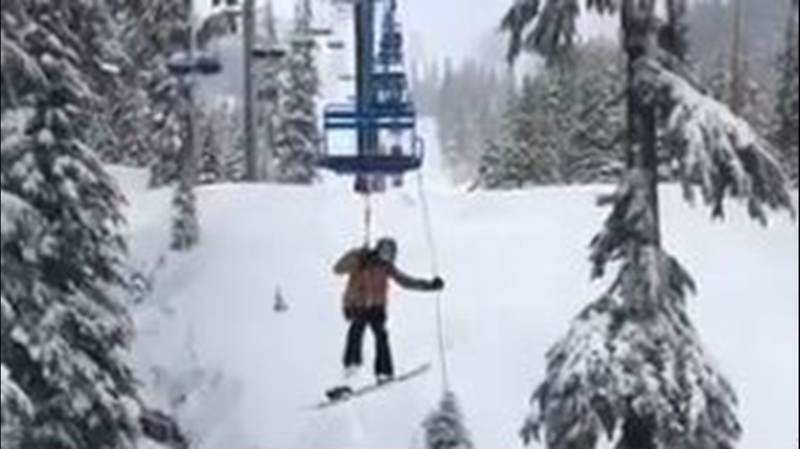 Mt. Hood Meadows chairlift stops working and skiers and snowboarders