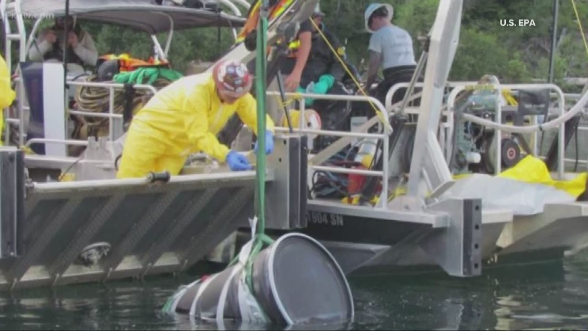 The Environmental Protection Agency says dozens of barrels found by divers at the bottom of Wallowa Lake did not contain chemical ingredients for the Agent Orange herbicide.
