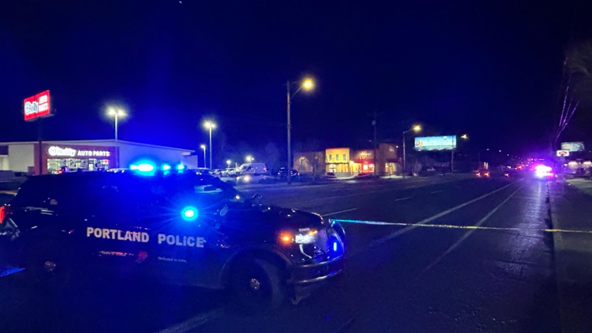 Motorcyclist dies in crash with e-scooter in Southeast Portland | kgw.com