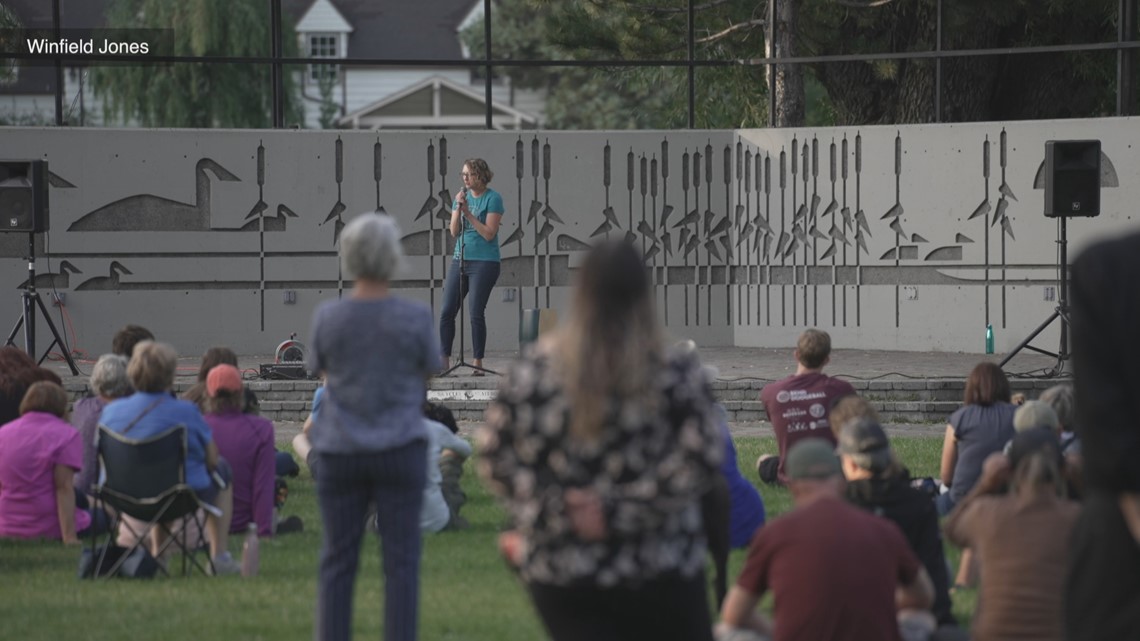 Bend Safeway shooting victims honored at vigil