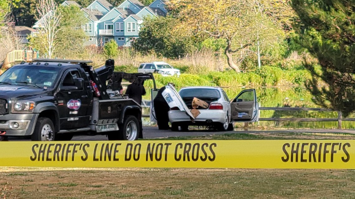 Man dies after car crashes into lake north of Beaverton - Vimarsana News