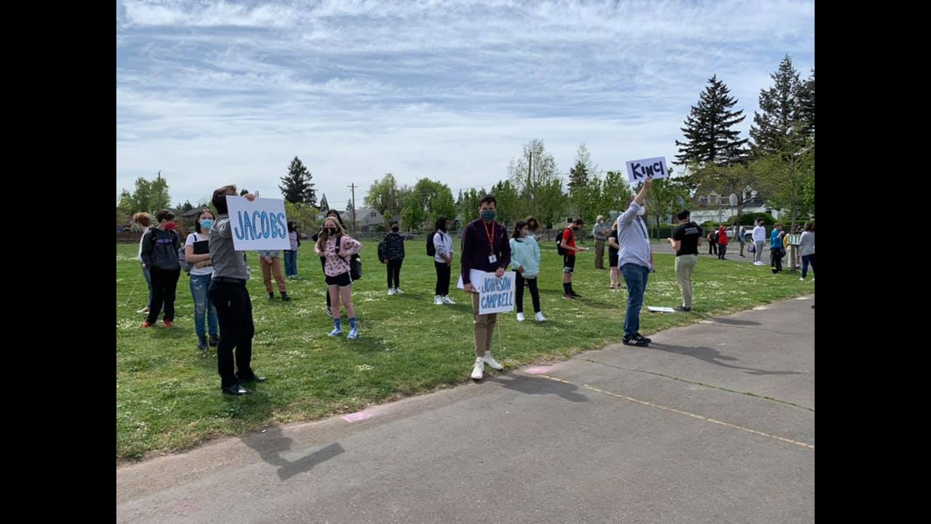 PPS middle, high school students start hybrid learning | kgw.com