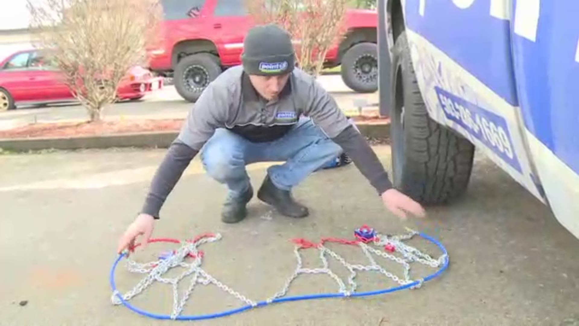How to chain up a tire with autotightening chains