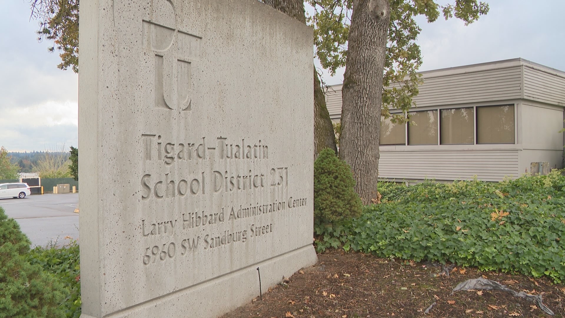 Parents of students in Tigard-Tualatin schools said they began a petition to oust the superintendent, because fights and class disruptions had increased greatly.