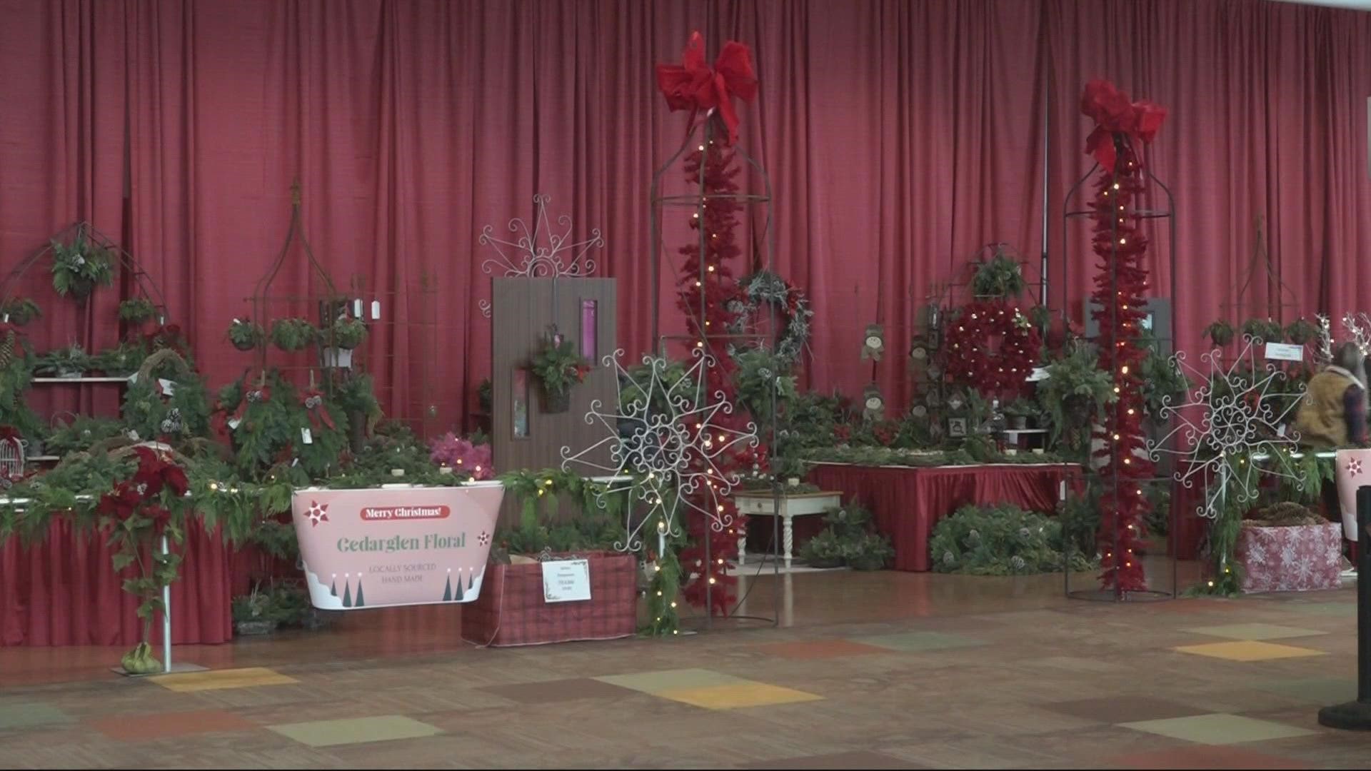 Portland Expo Center Christmas 2022 Portland Holiday Market Opens For The Weekend At Expo Center | Kgw.com