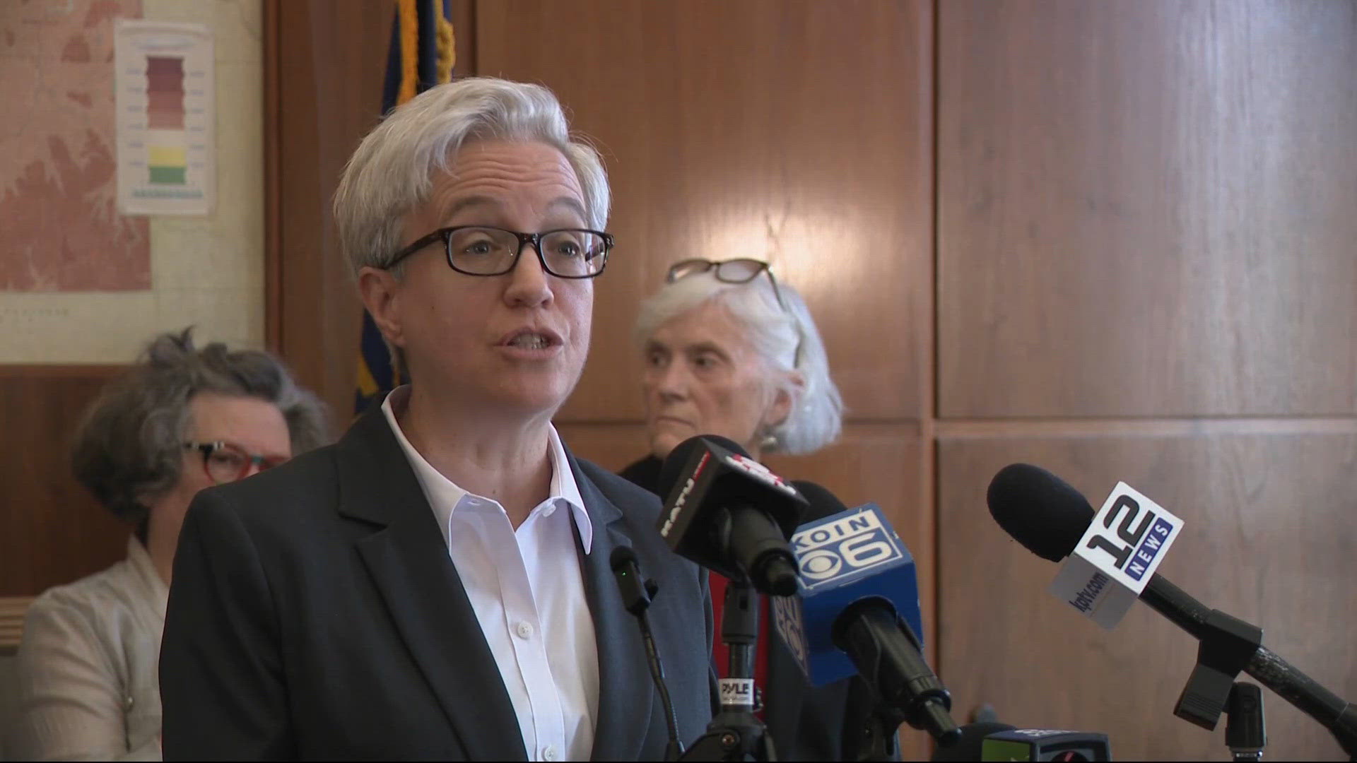 Oregon governor's race still a toss-up with new poll giving Kotek ...