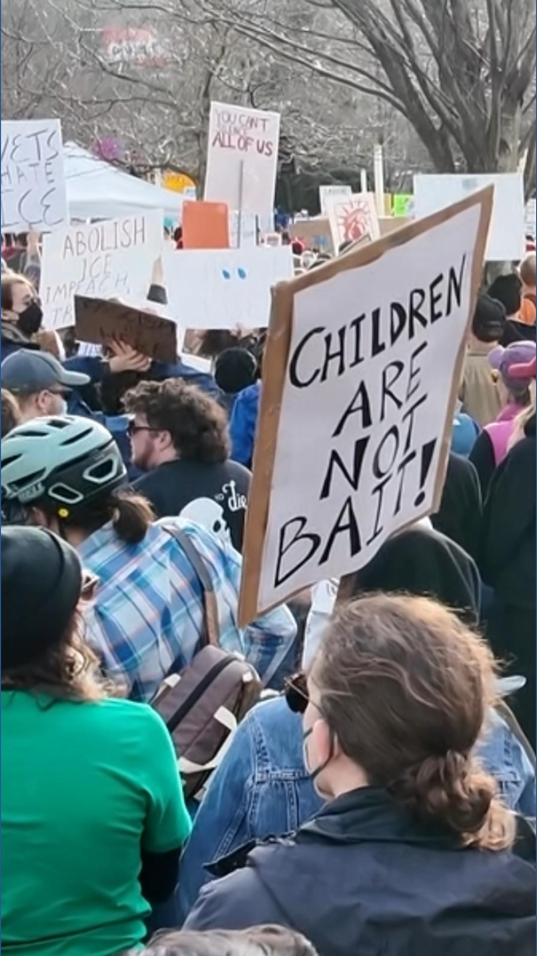 Protesters, officials react to federal agents’ tear gas use in Portland ...