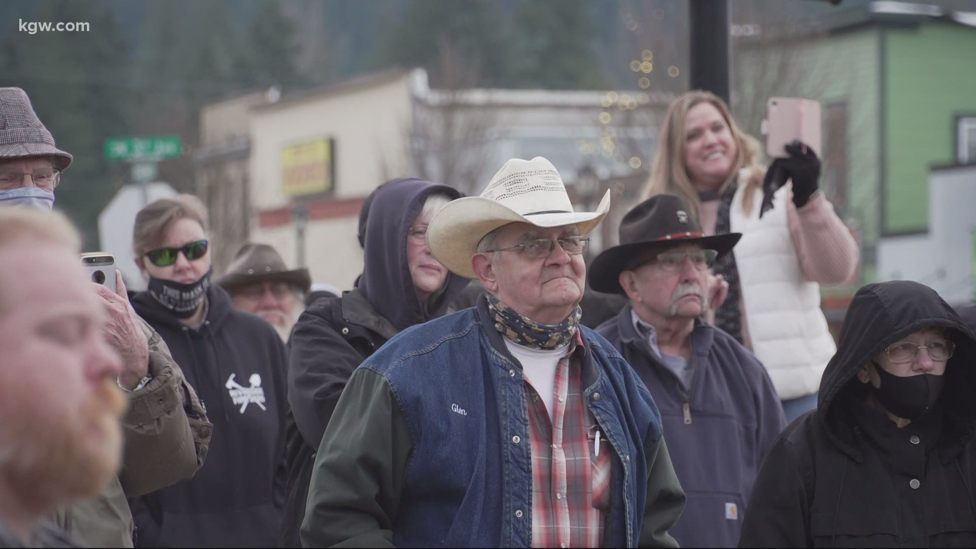 Mayors from Estacada, Sandy and Molalla attended a rally calling on the governor to reopen businesses.