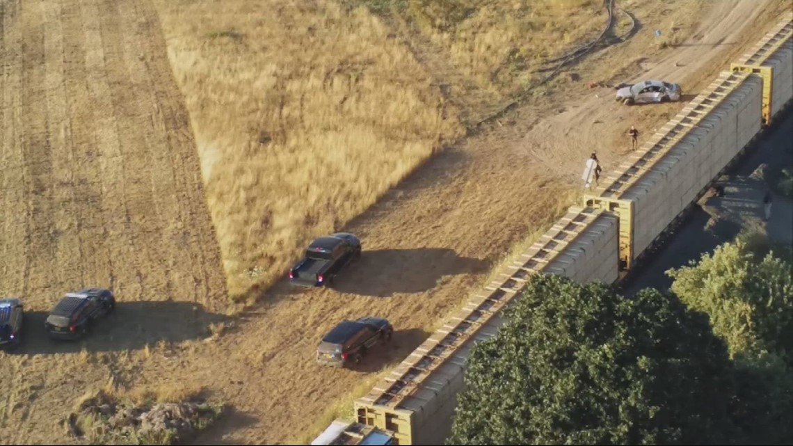 3 dead, 1 hospitalized after train, car crash in Gervais, Oregon
