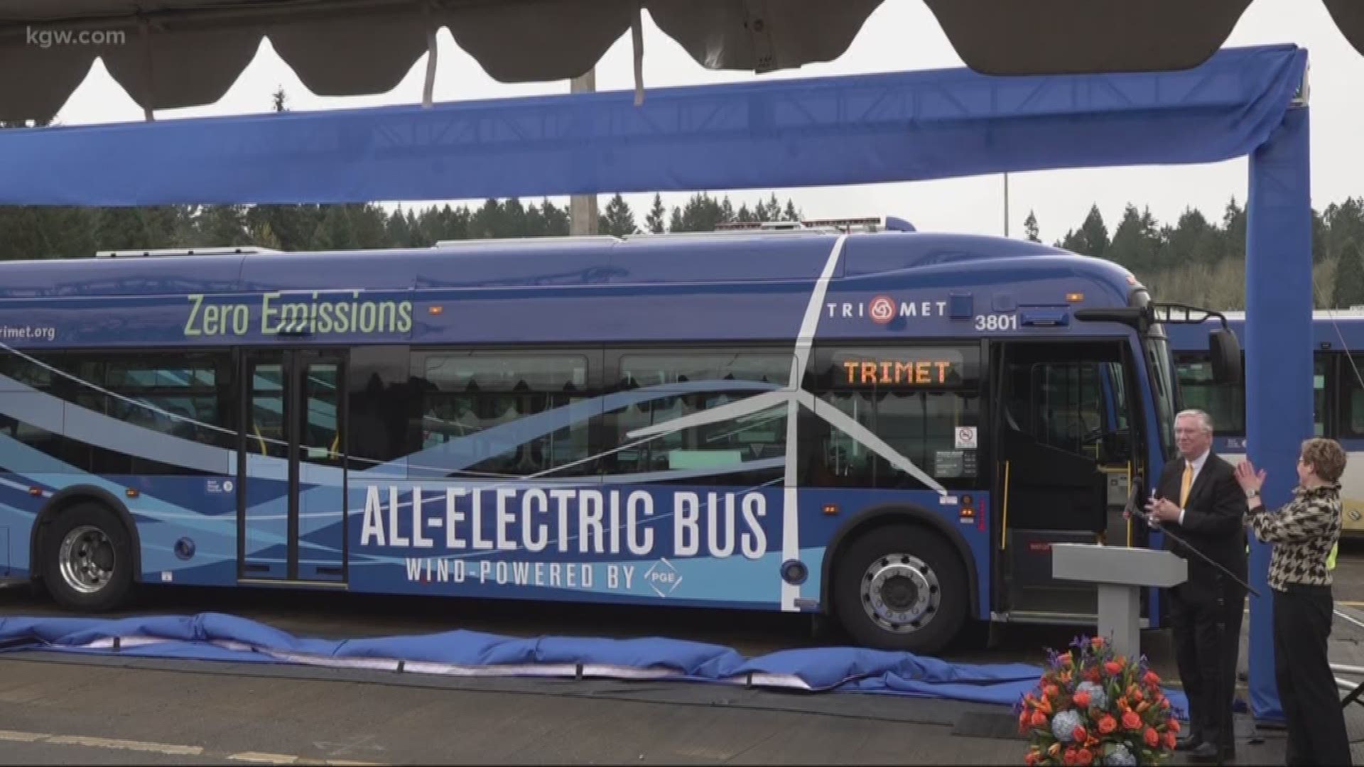 TriMet has unveiled all-electric buses.