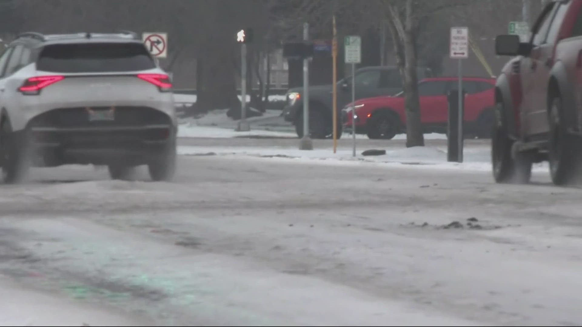 KGW Meteorologist Joe Raineri is lives in Salem where freezing rain has already hit, all shortly before reaching the metro area.