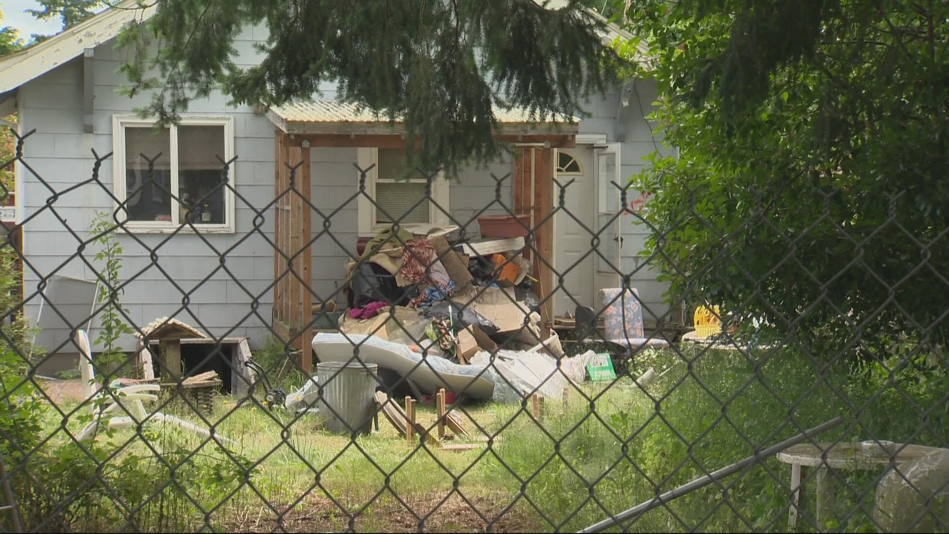 Families in the Southeast Portland neighborhood said that they’ve asked for help from police, but to no avail. KGW’s Blair Best has the story.