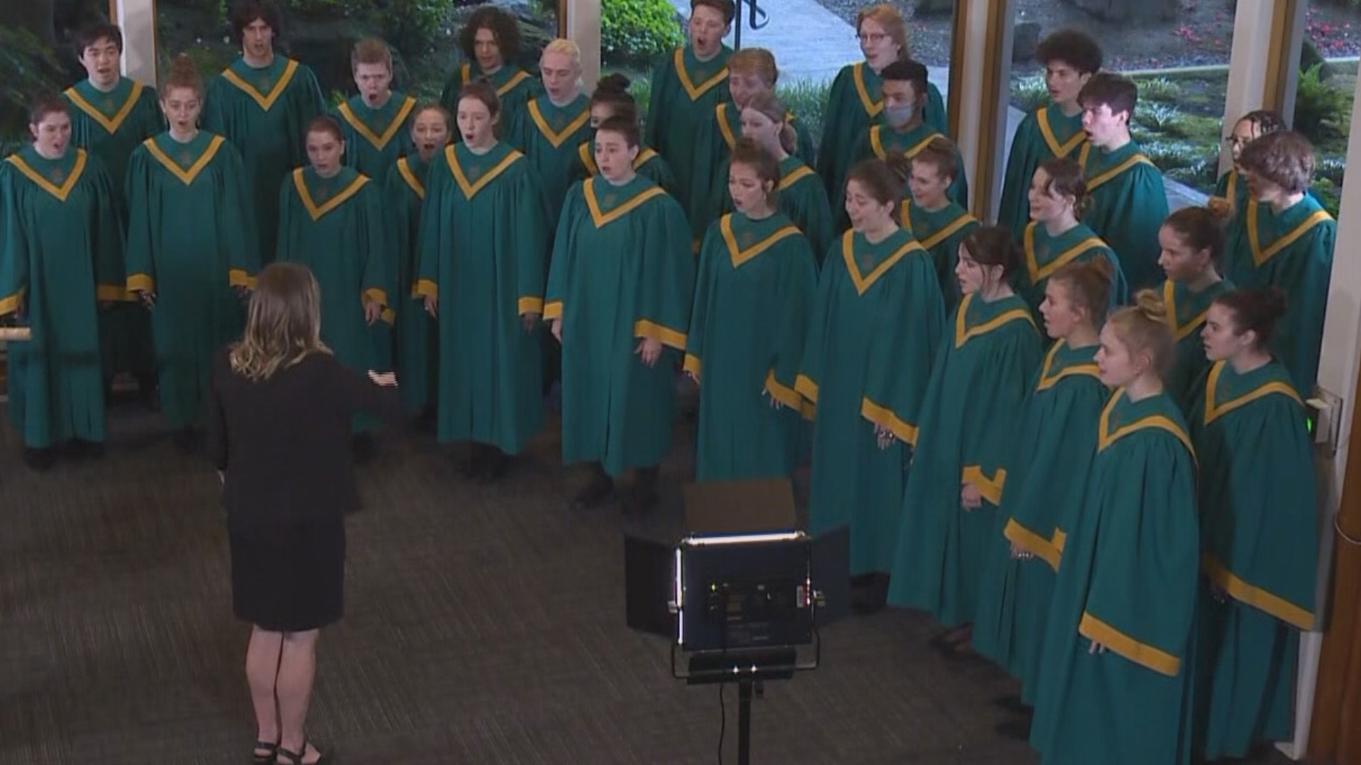 The symphonic choir from West Linn High School are state champions. They stopped by the KGW station to perform and talked about the challenges of the pandemic.