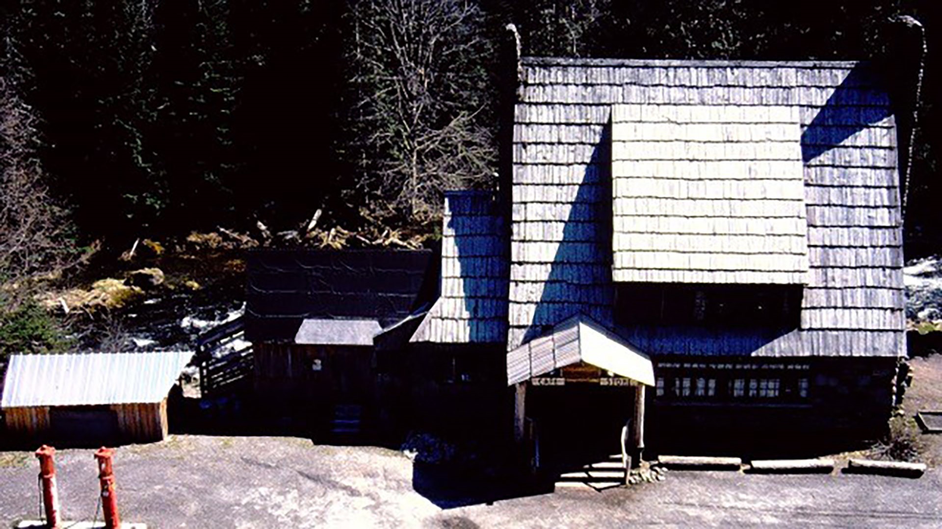 Family remembers losing lodge in Mount St. Helens eruption