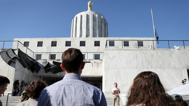 Hundreds of bills at risk as Oregon Senate Republican walkout stretches on