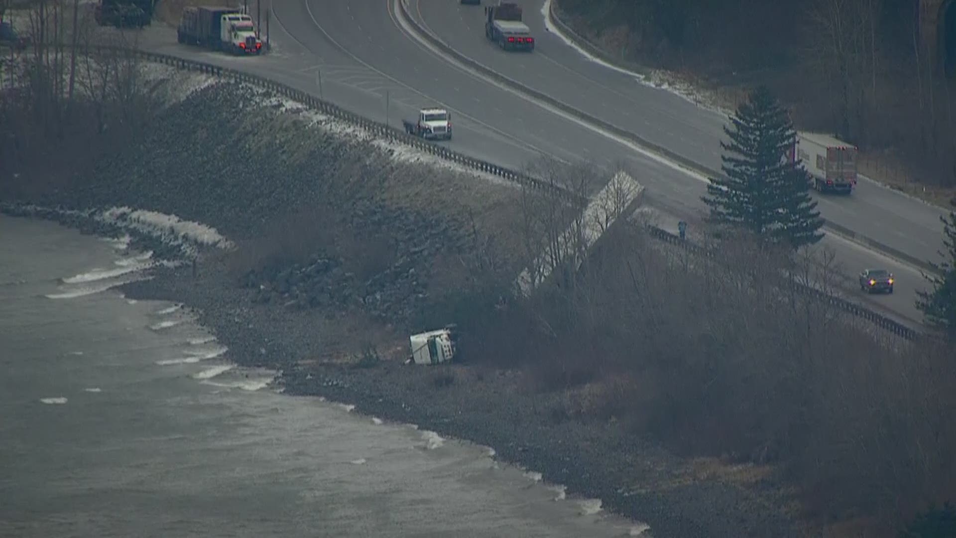 An ice storm hit Portland, Ore. Feb. 3, 2017 causing major wrecks and problems with local motorists. KGW's Sky8 captured the scene.