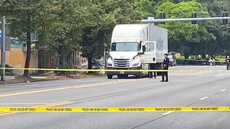 Woman riding bicycle struck and killed by semi on SE Powell in Portland